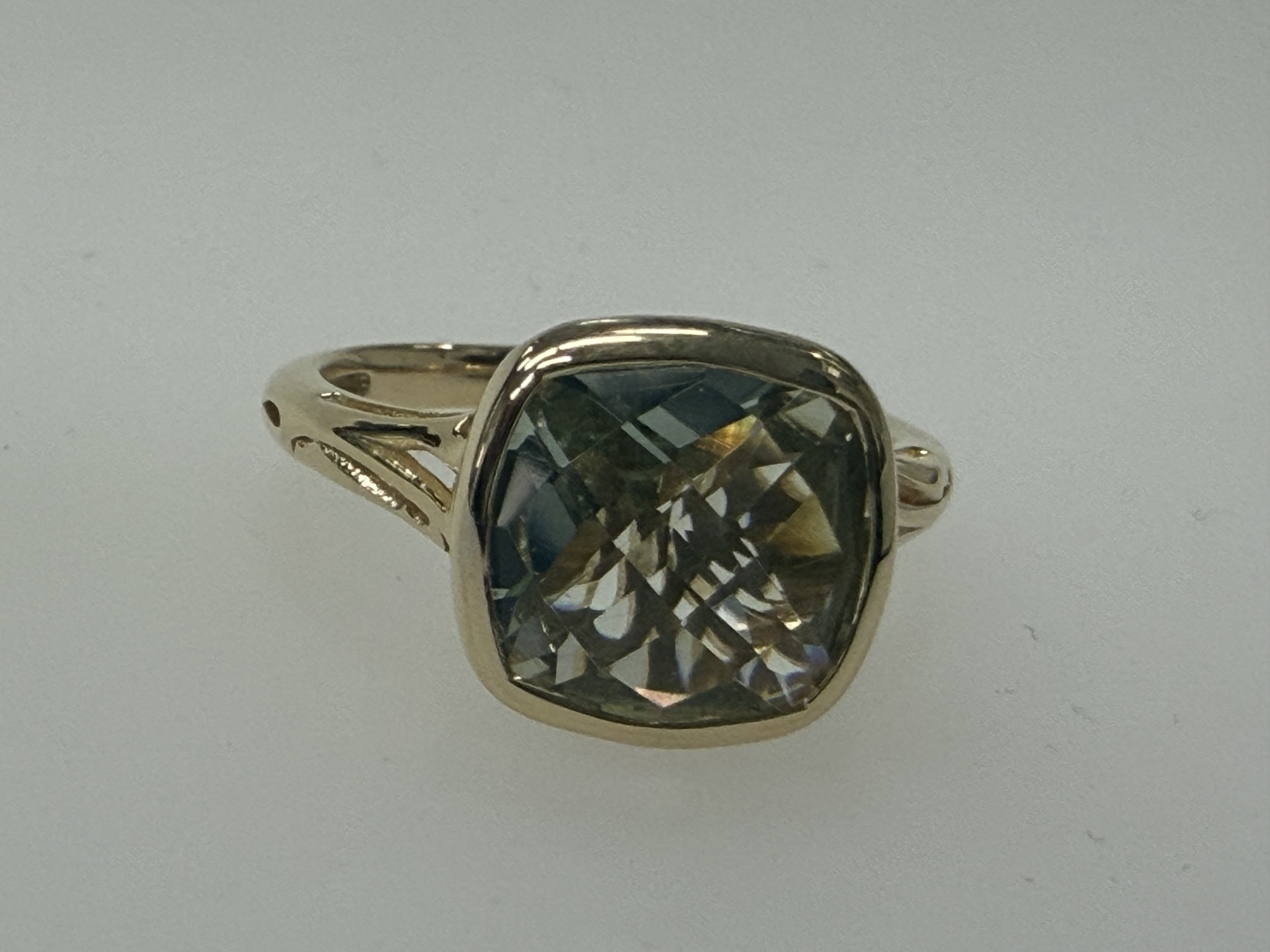 Color Candy Collection with 1 pcs CU Peridot Gemstone 4.53 set on 14K Gold Plated Silver