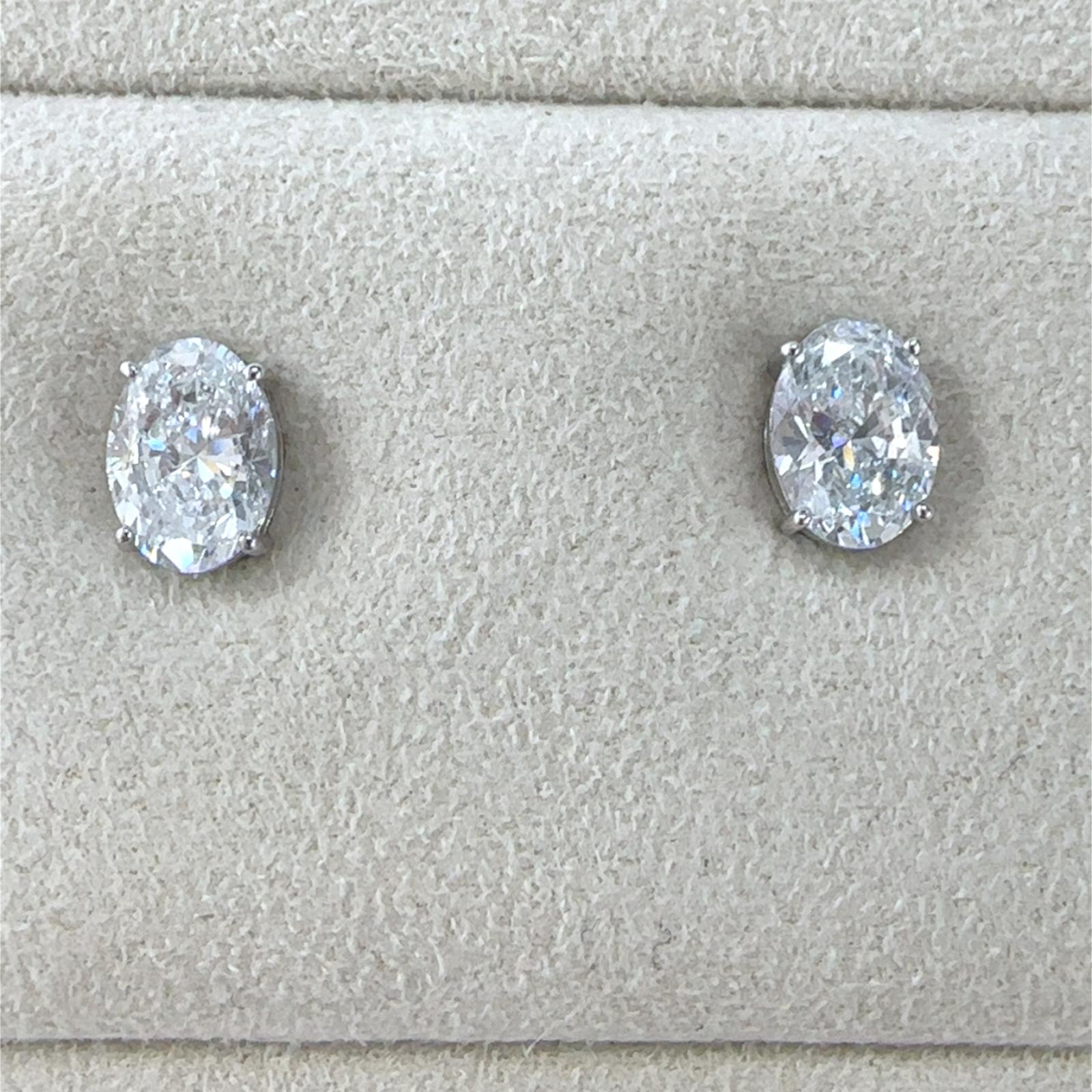 LUCY Collection Earrings with 2 pcs 1.5 ctw set on 0.77 gr 14k WG 1.07 GW