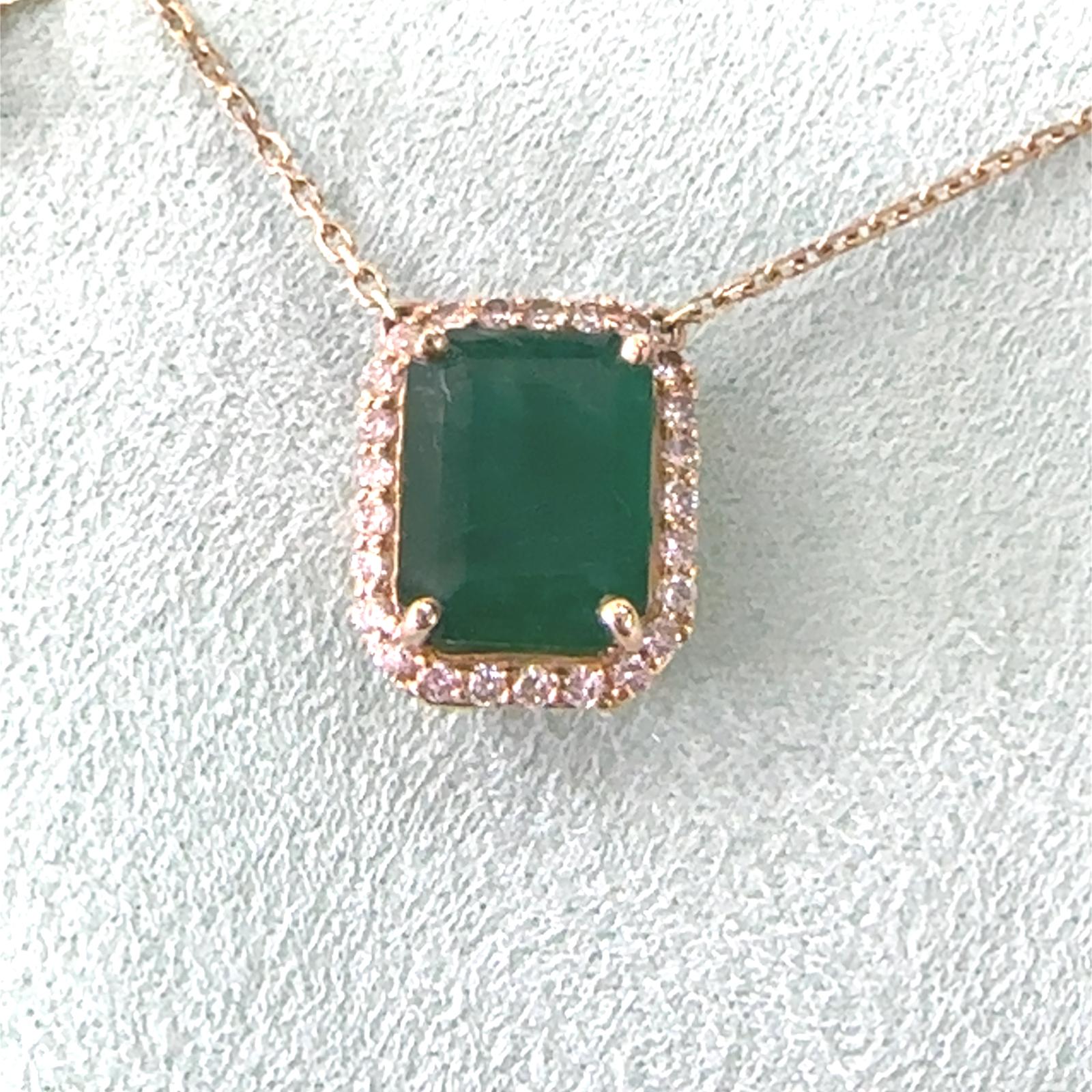 Green Majesty 3.44 ctEMERALD NATURAL GREEN EMERALD Pendant , With 0.24ct Diamond - 25 DIA , 2.79G 14ky - 3.53 GW