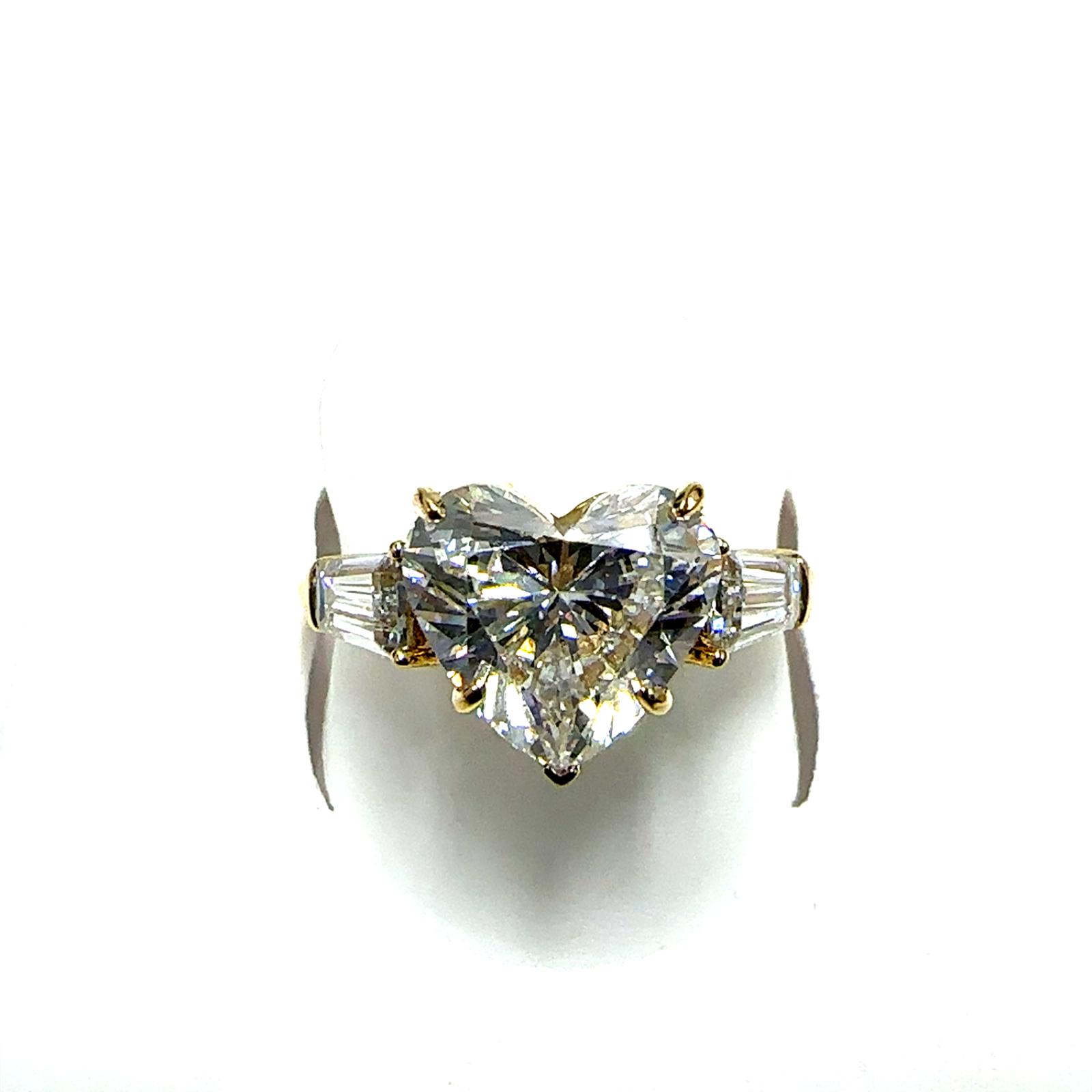 14KY LAB GROWN DIAMOND ENGAGEMENT RING 1HT-3.04CT 2BG-0.74CT 14KY-2.67GR