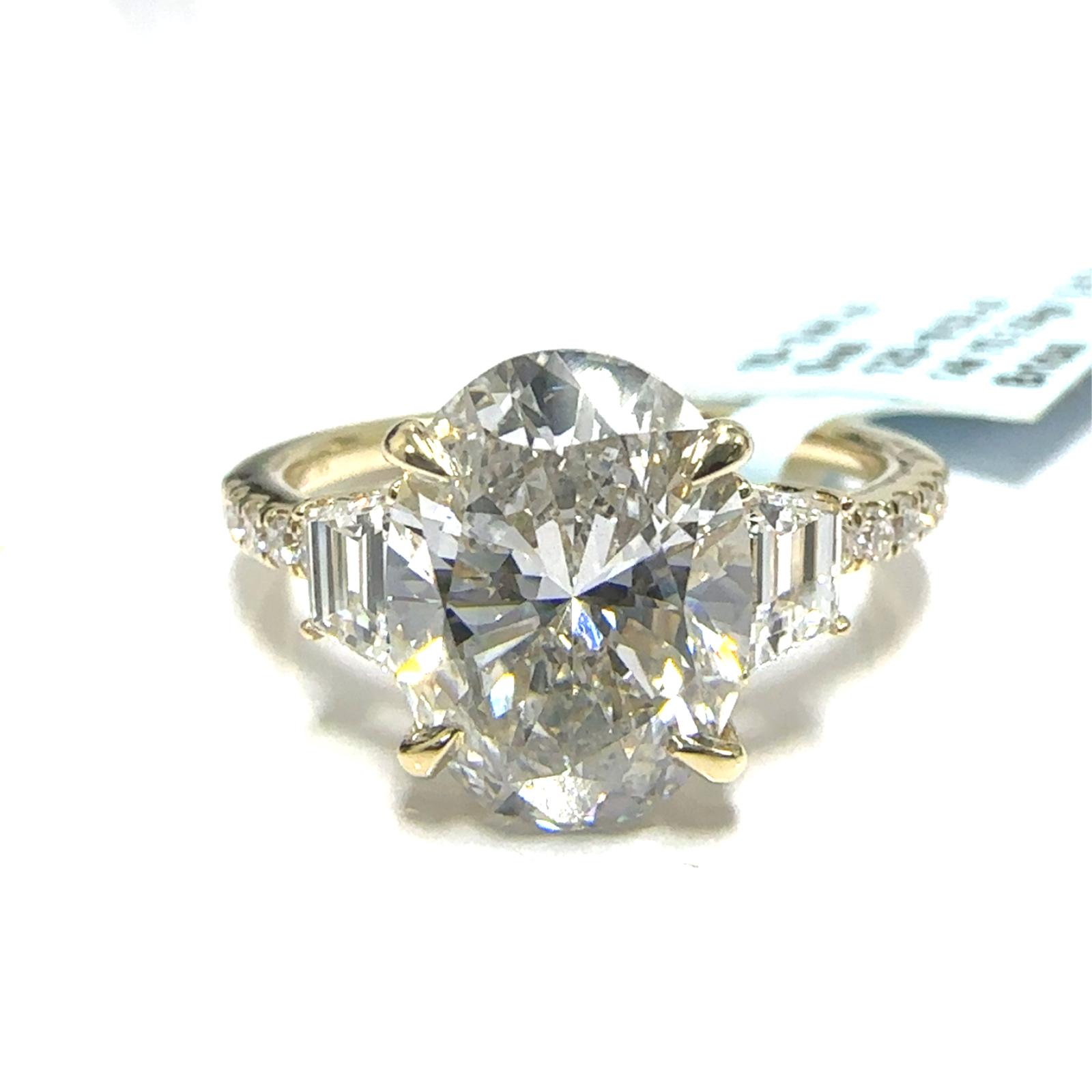 14KY LAB GROWN DIAMOND ENGAGEMENT RING NON CERT F-G VS+ 1OV-3.01CT 12D-0.52CTW 14KY-2.636GR
