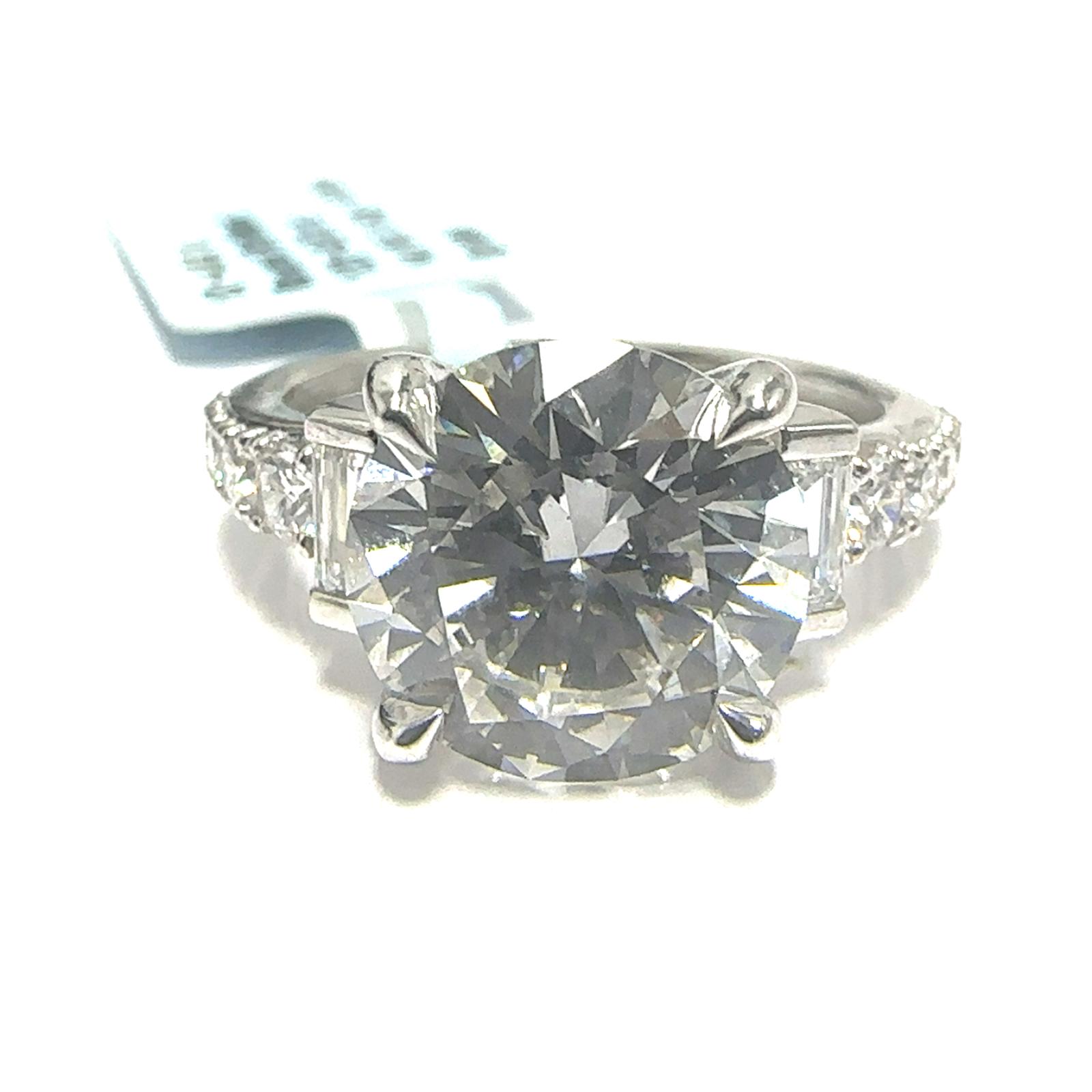 14KW LAB GROWN DIAMOND ENGAGEMENT RING NON CERT F-G VS+ 1RD-4.02CT 12D-0.63CTW 14KW-3.434GR