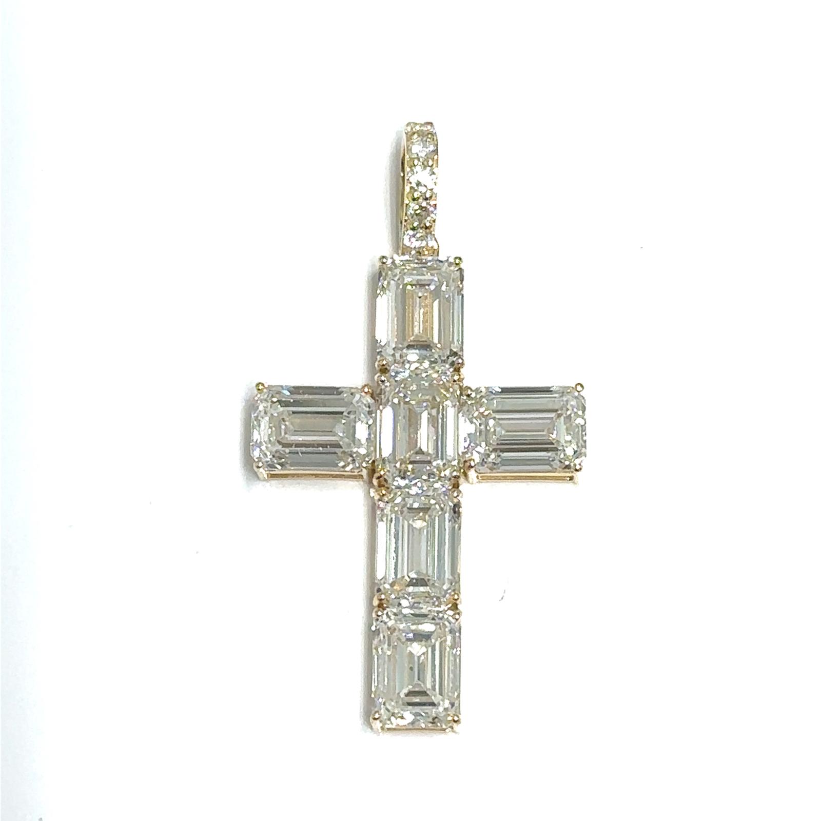 14KY LAB GROWN DIAMOND EMERALD CROSS PENDANT 6EM-4.93CT 5RD-0.08CTW 14KY-0.87GR