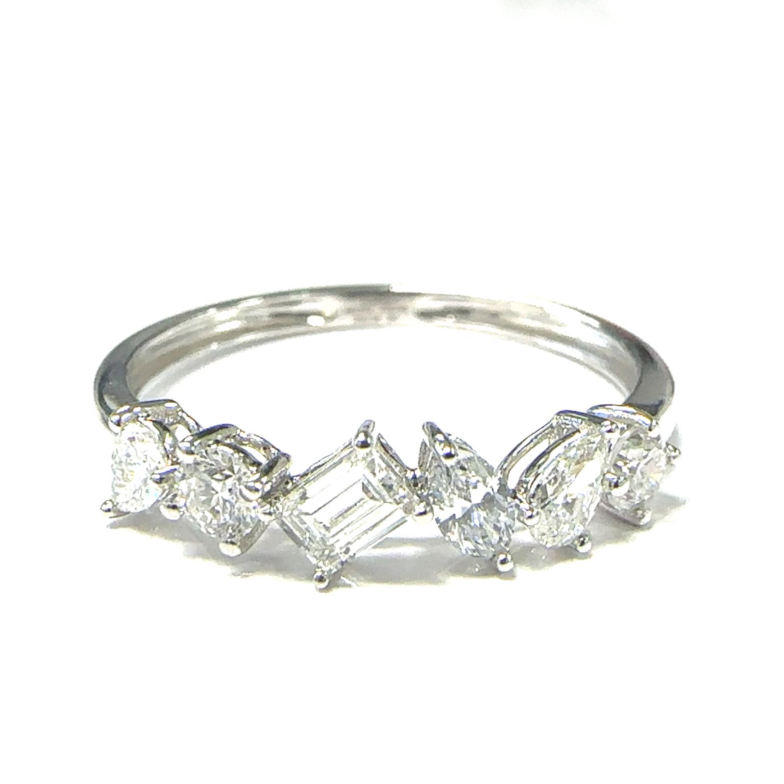 LUCY Rings  0.37   Mixed  Lab Grown Diamond 0.37  Sides set on 1.03gr 14k WG